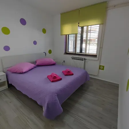 Ari Apartment *